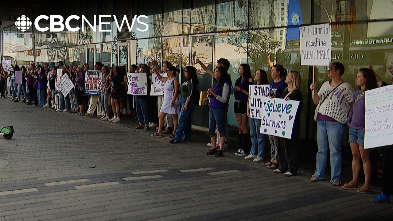 Hockey fans protest Alex Formenton signing outside Oilers' pre-season opener