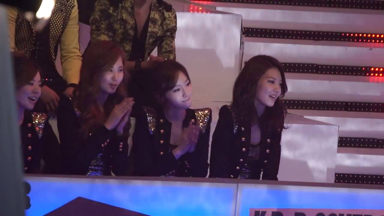 111003 SNSD Taeyeon - I AM THE BEST 2NE1
