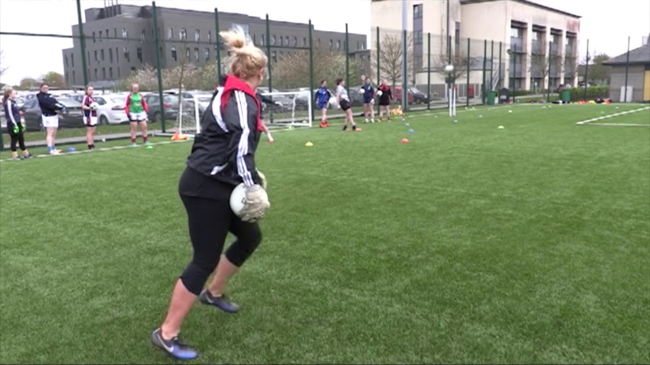 The LGFA Goalkeeper   Diving & Distribution
