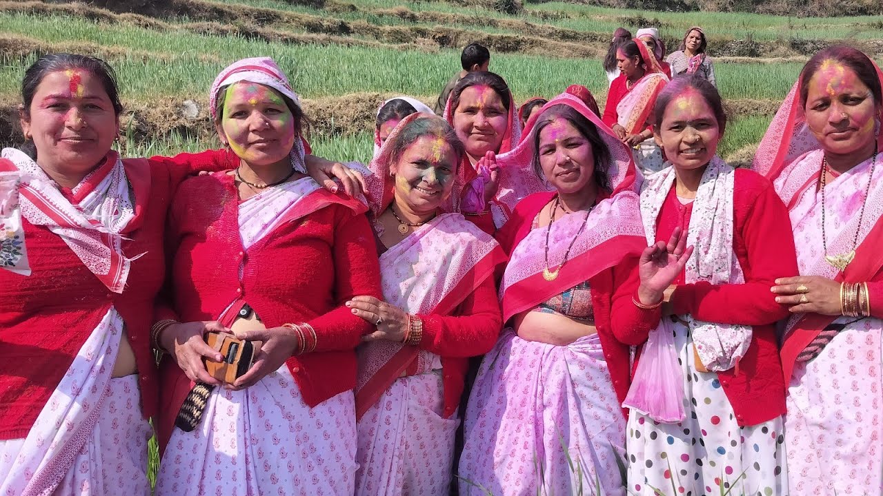 होली में आनंद आ गए 😊🤣||holi special||बेटी ब्वारी पहाड़ की||asha farswan vlog