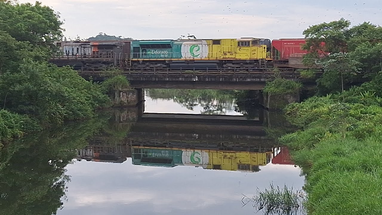 Seguindo trem da VL! Com 3 ac44i + (SD70 Eldorado, rebocada), passando por Cubatão sp.