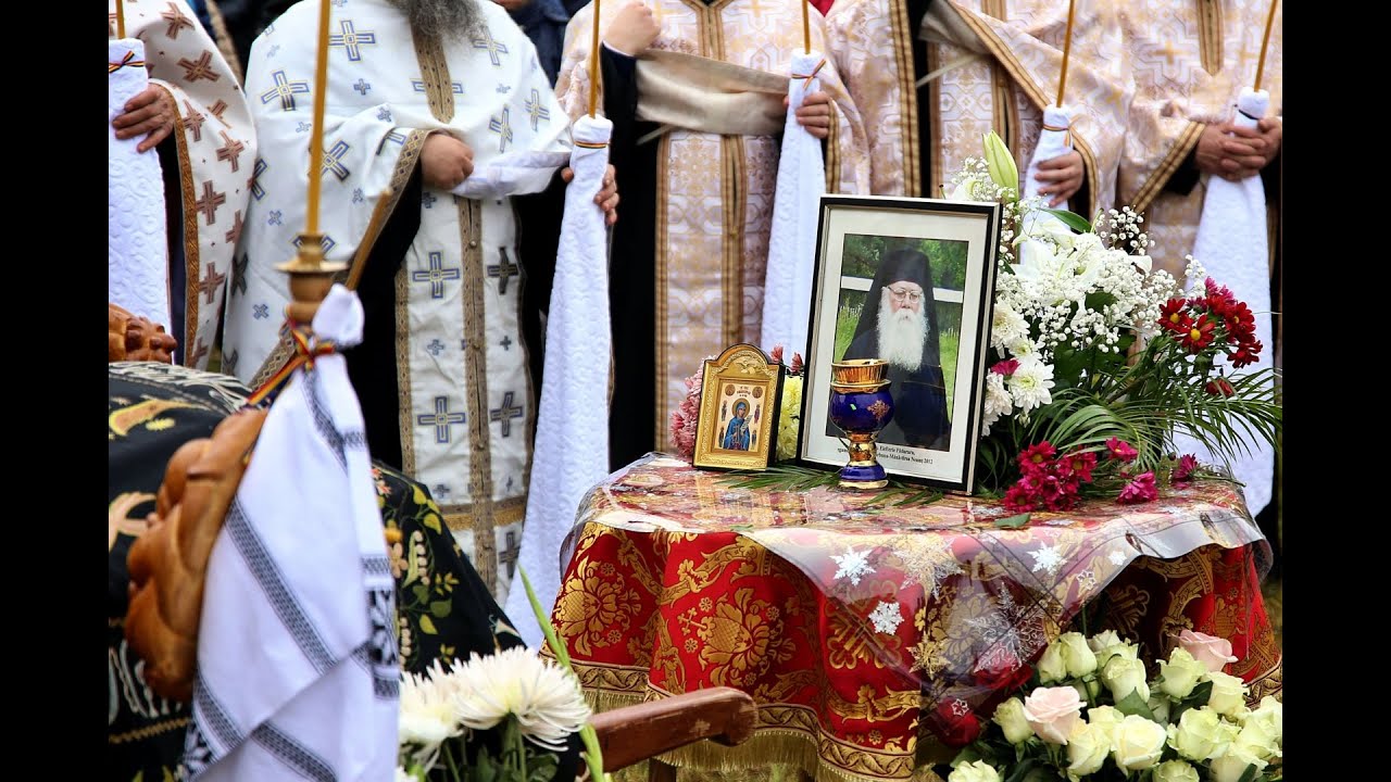 Părintele ieroschimonah Elefterie Păduraru, egumentul Schitului Cărbuna, a fost înmormântat astăzi