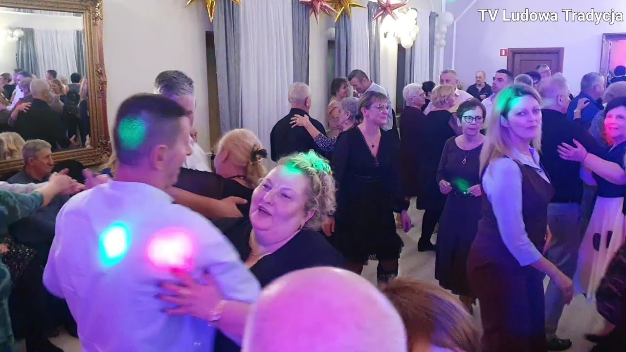 SZUMI GAJ SZUMI GAJ SZUMI GAŁĄZECZKA tu mi daj tu mi daj nie szukaj łóżeczka 
