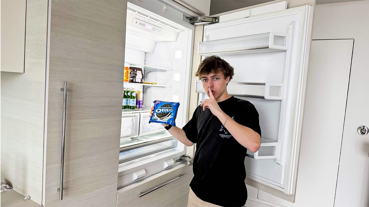 HIDING STEAK'S FOOD..