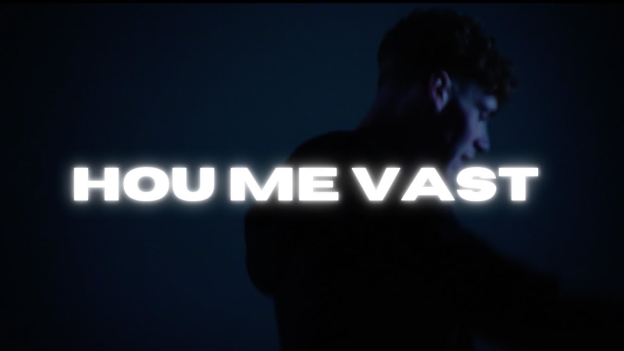 Clank - Hou Me Vast (prod. Ari)