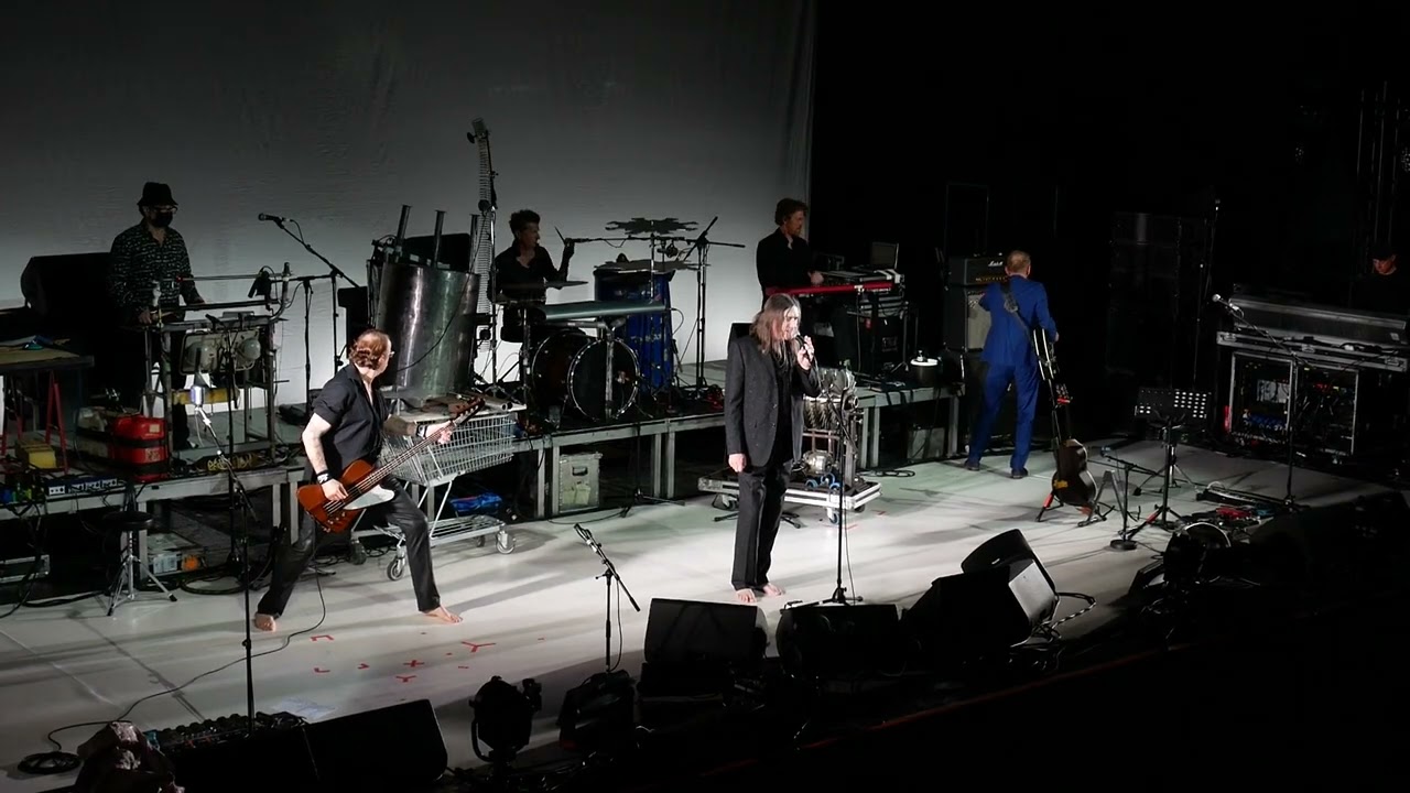 Einst&uuml;rzende Neubauten - Die Befindlichkeit des Landes