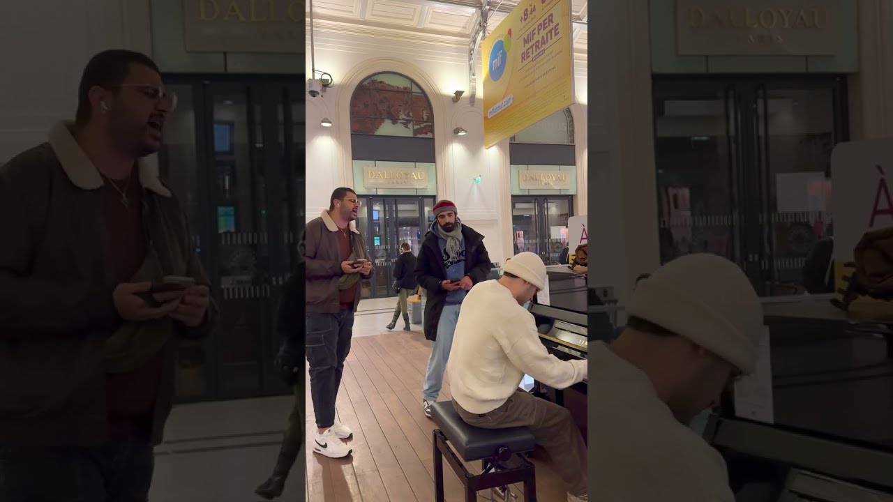 piano gare ST-Lazare deux inconnus me rejoignent pour chanter une musique de Noël