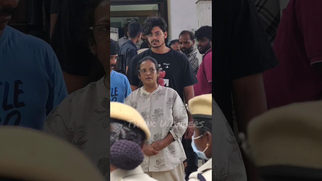 శ్రీహరి భార్య, కొడుకు! Actor Srihari Wife and his Son at #kotasrinivasarao #tollywood #viralvideo