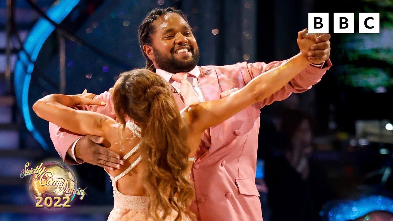 Hamza Yassin & Jowita Przystał Foxtrot to Islands In the Stream ✨ BBC Strictly 2022