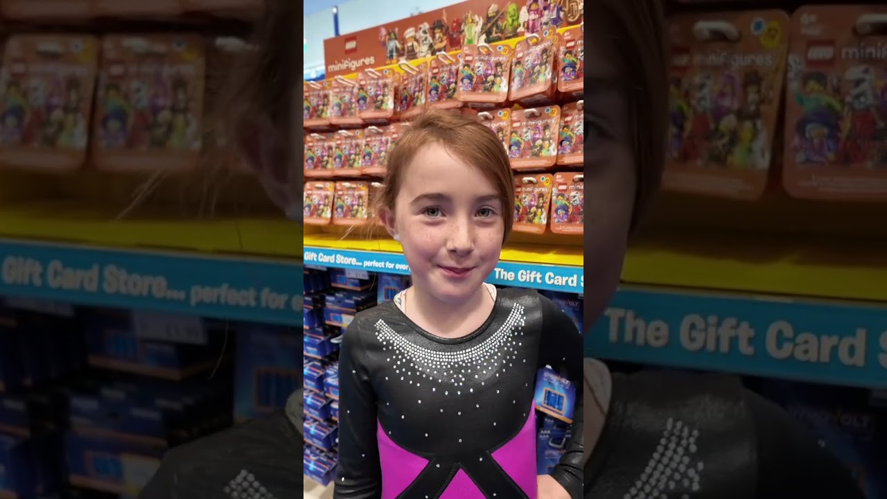 Дочь повела меня в Smyths выбирать LEGO на День отца!