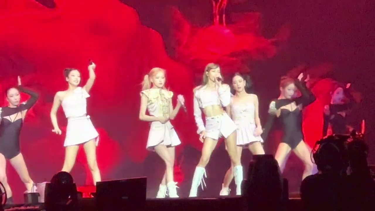 BLACKPINK BORN PINK WORLD TOUR BANGKOK ENCORE Day 1 - Pretty Savage