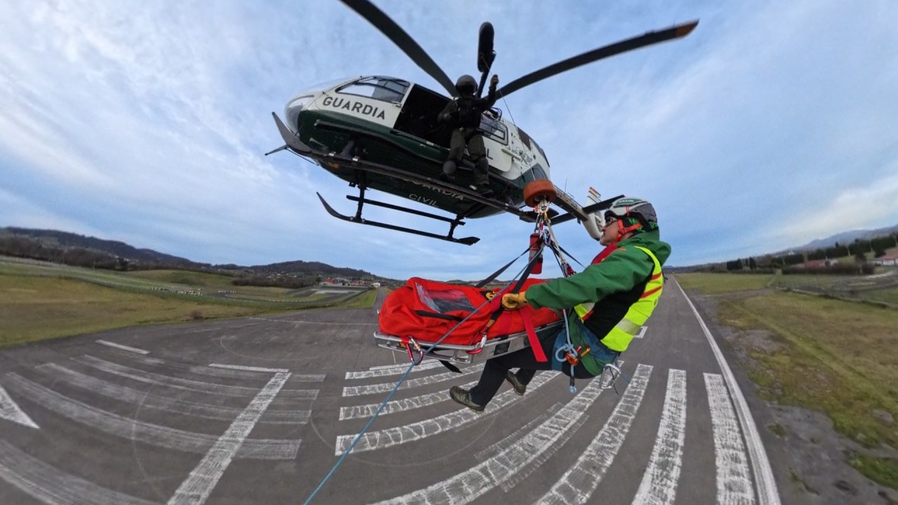Colgado del helicóptero