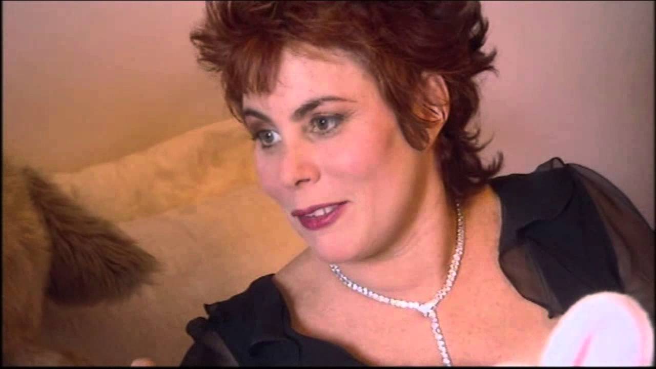 Ruby Wax discusses falling in love and a good lay with Hugh Heffner and girlfriends
