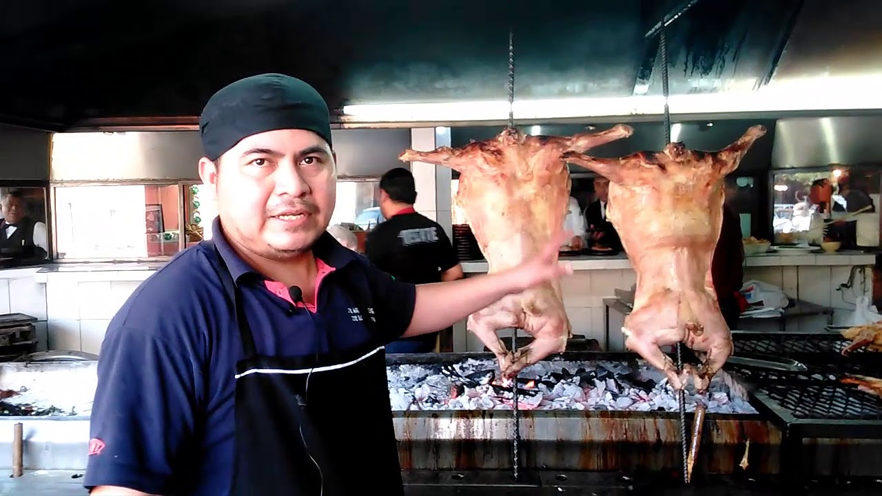 Asando cabrito en Monterrey