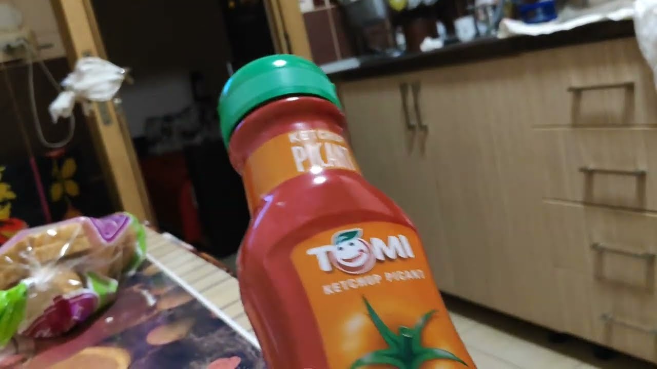 Ketchup Tomi picant 500 g