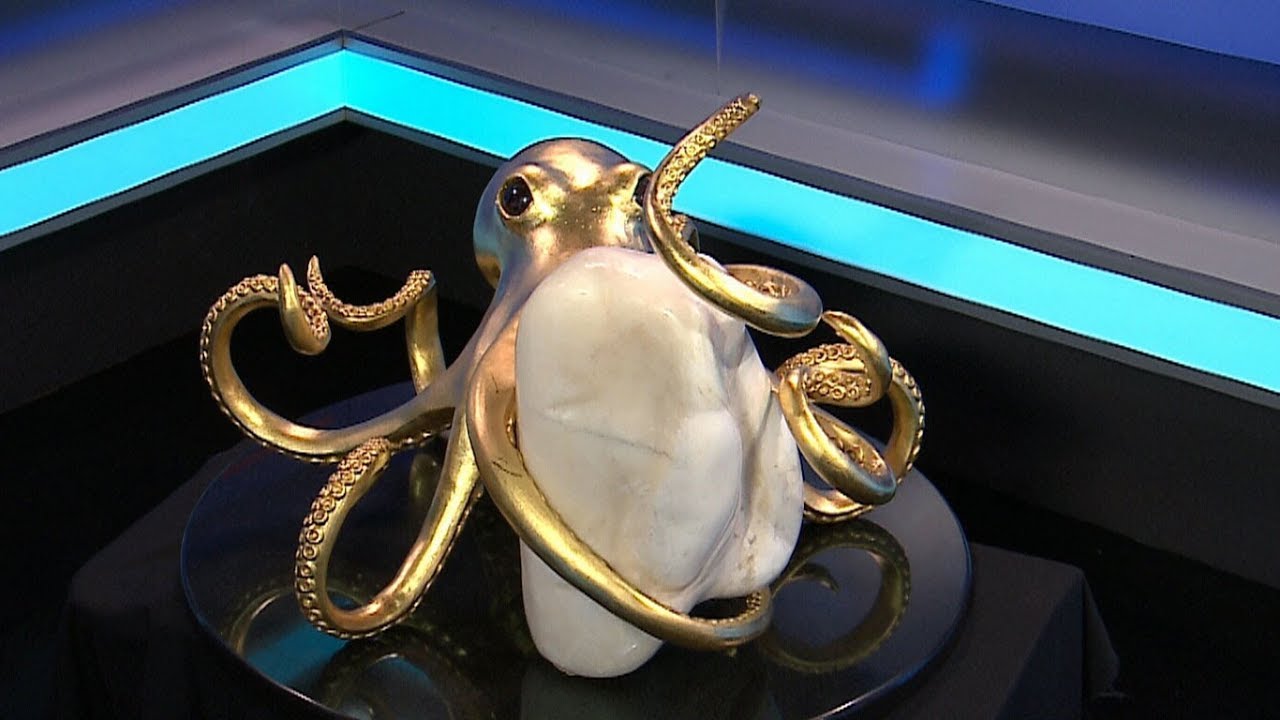 The world's largest pearl belongs to a Canadian man