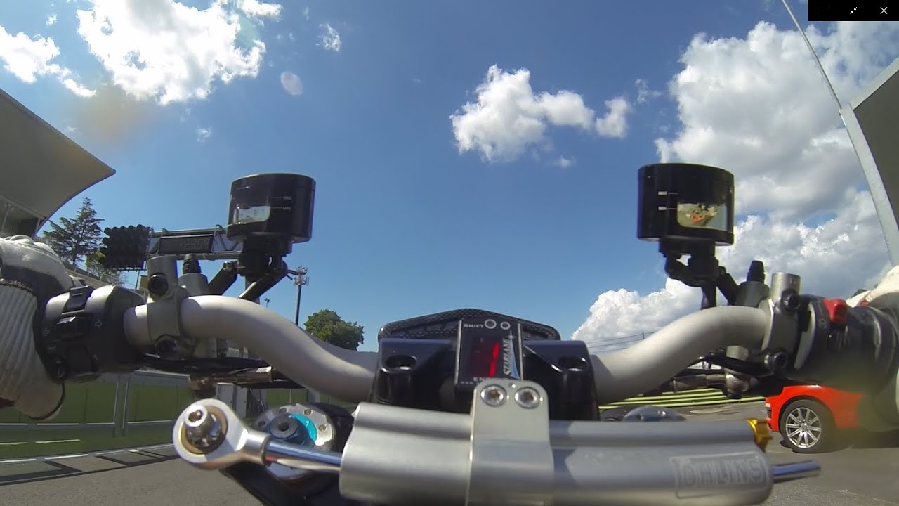 Onboard Ducati Streetfighter 1098, esordio Vallelunga