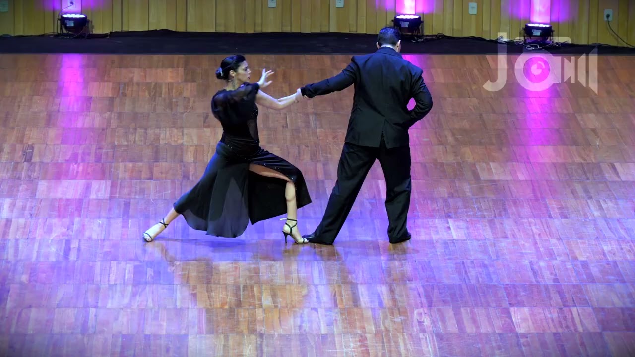 #152 Ricardo Anibal Carlos & Nadia Soledad Lucero | De Floreo – Tango