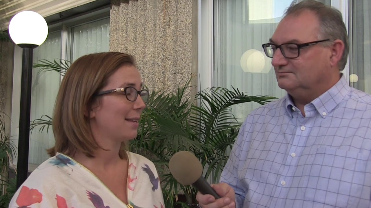 Pulse School: A lesson in root rots of pulse crops, including aphanomyces. With Holly Derksen