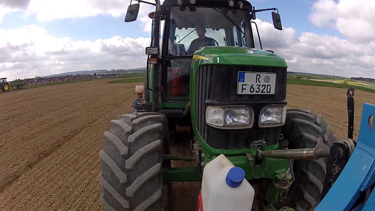 Maislegen im Tangrintl | John Deere 6320 und Monosem