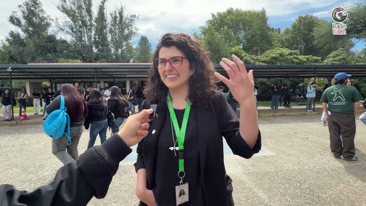 Tod@s somos UACh, naturalmente parte de ti - Campus Isla Teja: Patio de las Banderas DAE