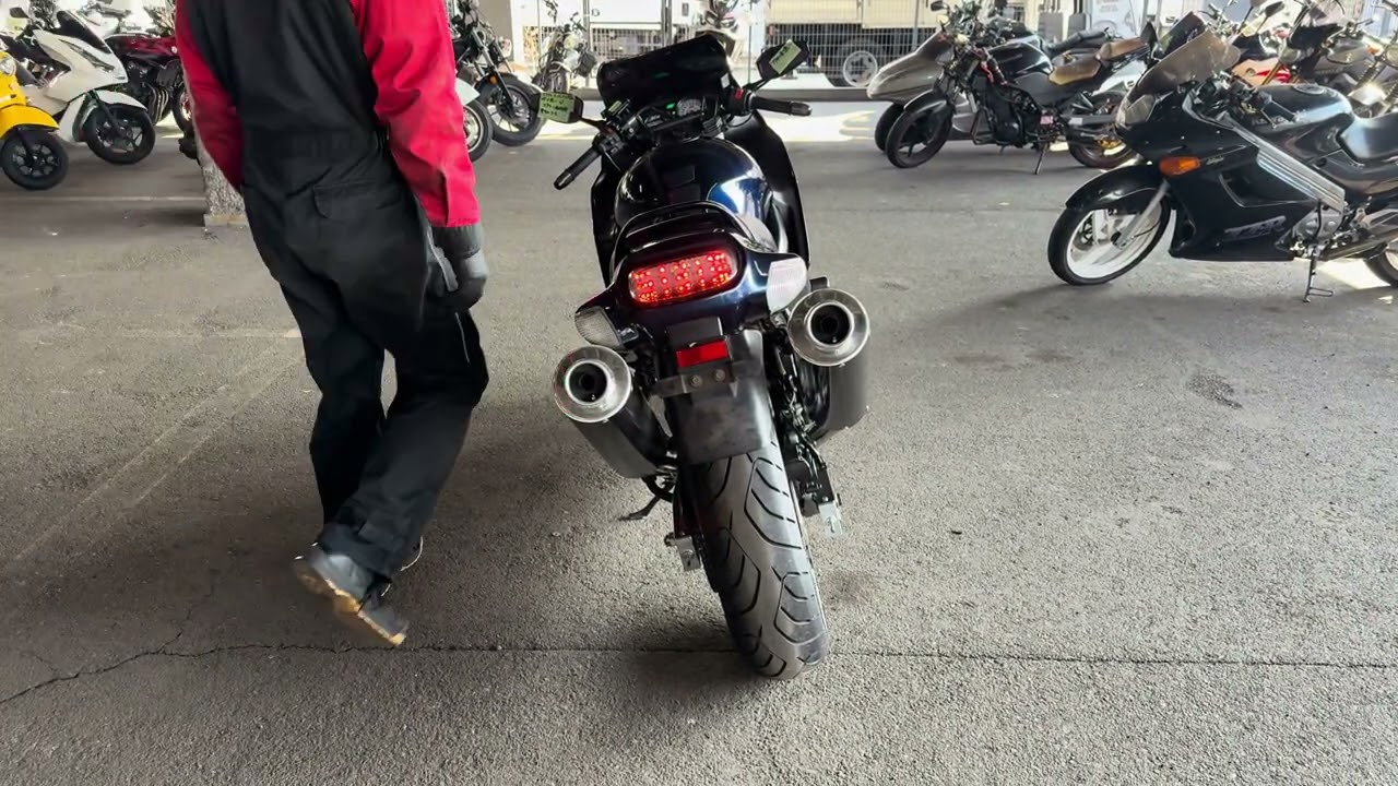 ZZR400