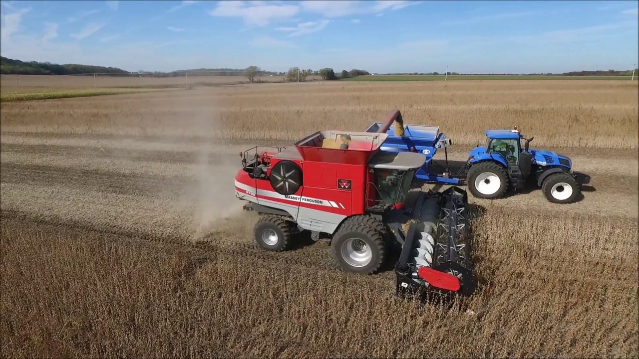 2017 Wisconsin Soybean harvest - Massey Ferguson 9795