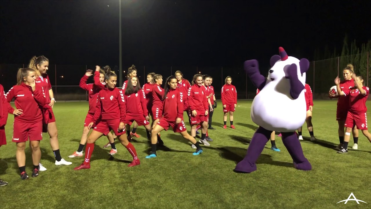 #GRPamplona19: Pandi visita a las jugadoras de Osasuna Femenino