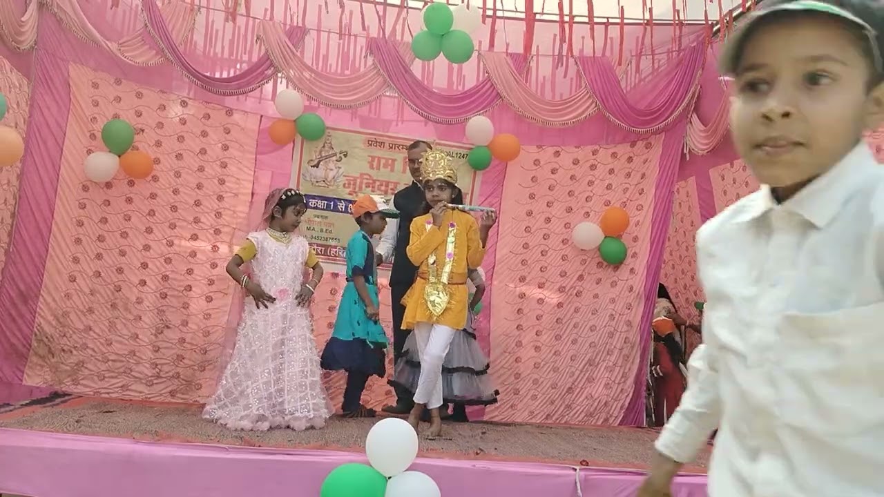 Radha aur krishna aur gopiyon ka bhaut sundar nritya #sandaura #dance #radhakrishna 