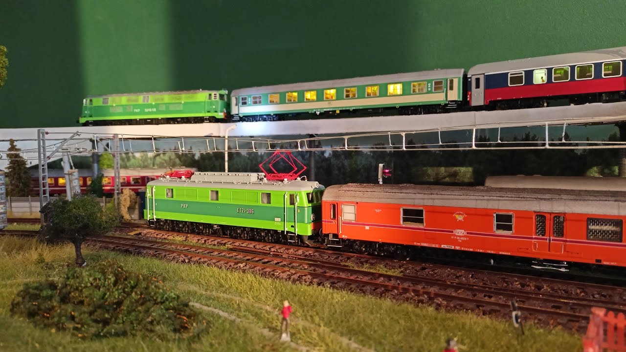 ET21 z poc 38512 'Przemyślanin' PKP H0