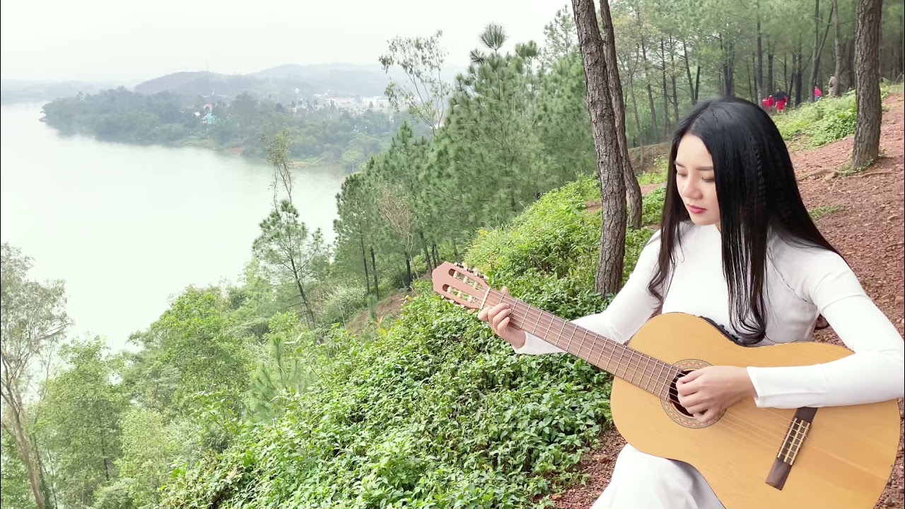 Trách Huế sao đành- Ngọc Khánh. ( sáng tác: Tiến Long, đàn bầu: Hải Triều)