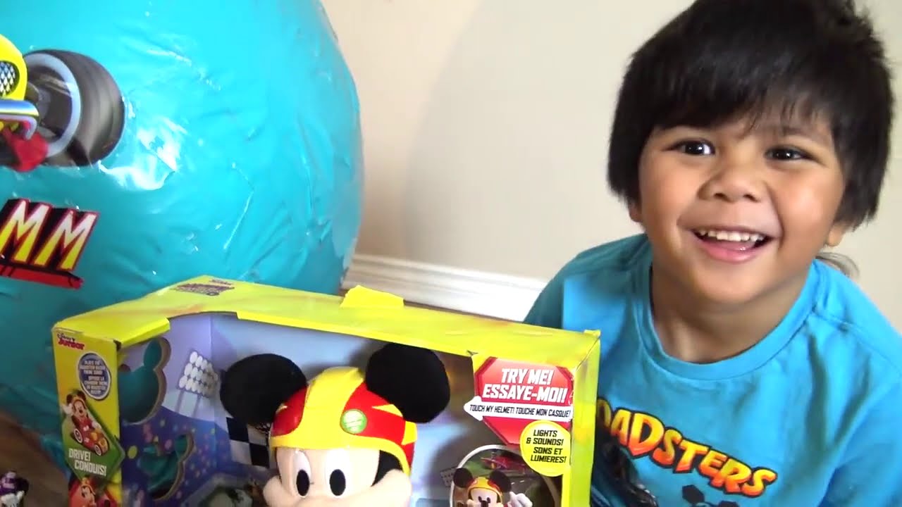 Troy Giant Surprise Toy Egg