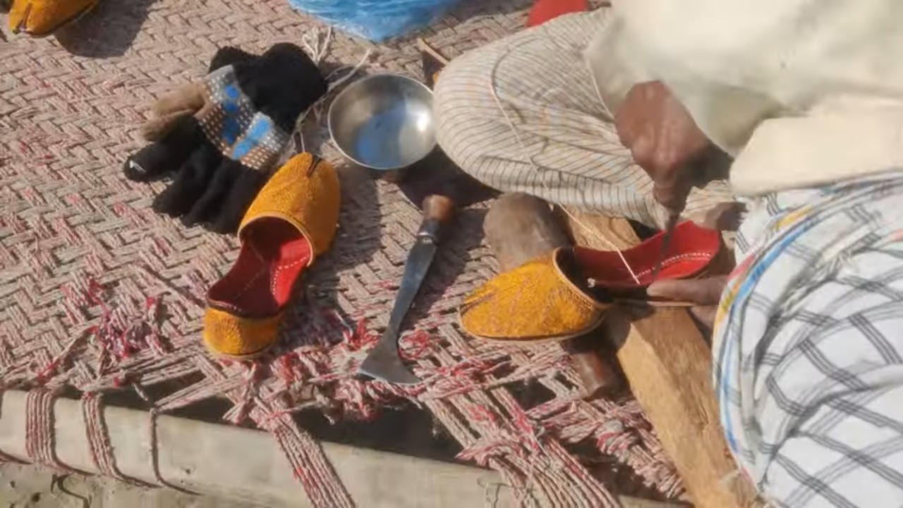 Handcrafted Khussa &ndash; Pure Desi Style | Handmade Pakistani Shoes