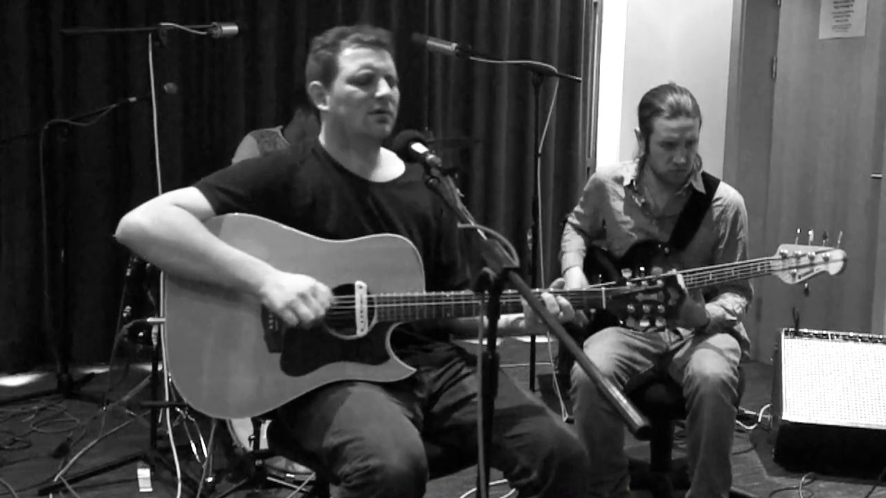 LIGHTHOUSE Matt Woosey Band