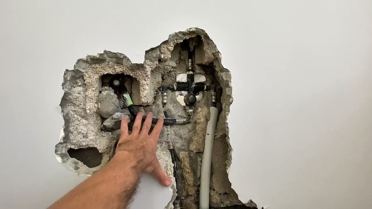 איתור נזילה במקלחת ותיקון אינטרפוץ
