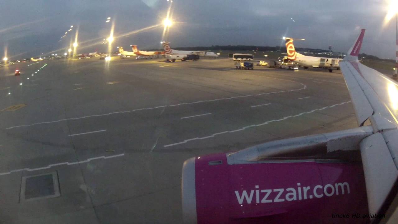 Wizzair A321 delayed taxi and departure from Warsaw as W61381