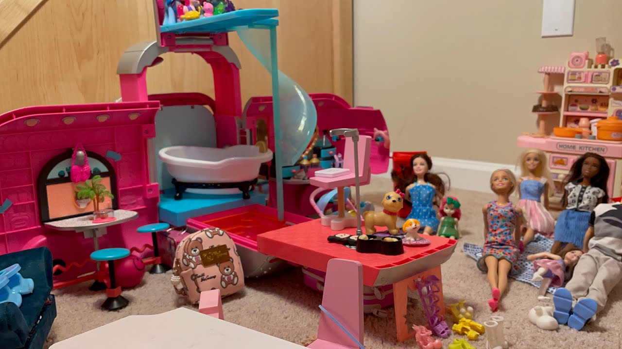 LOL Surprise OMG Glamper Fashion Camper Playset Review & First Look! Part 1