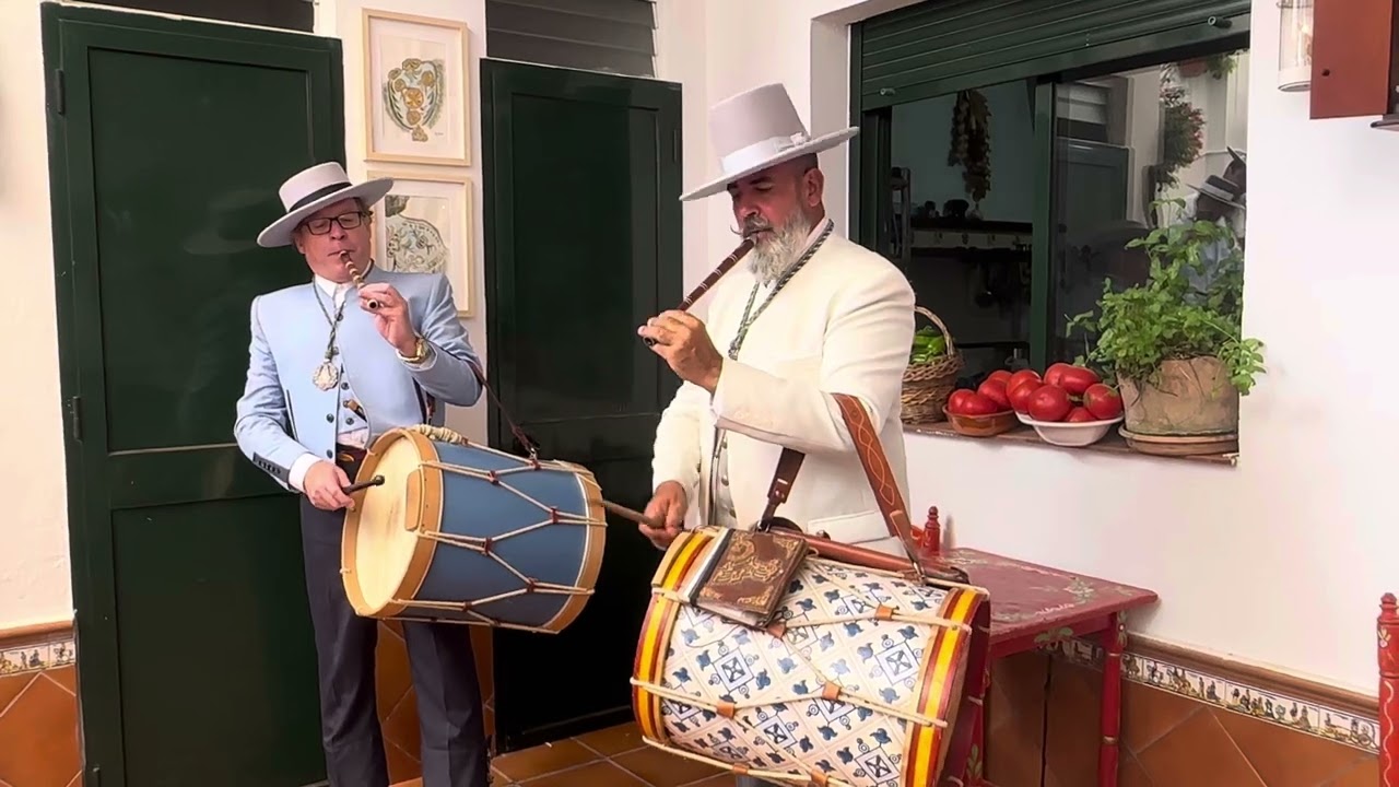 Rubén del Puerto y Gustavo Pedrero interpretando 10 varas en el Rocío 2025