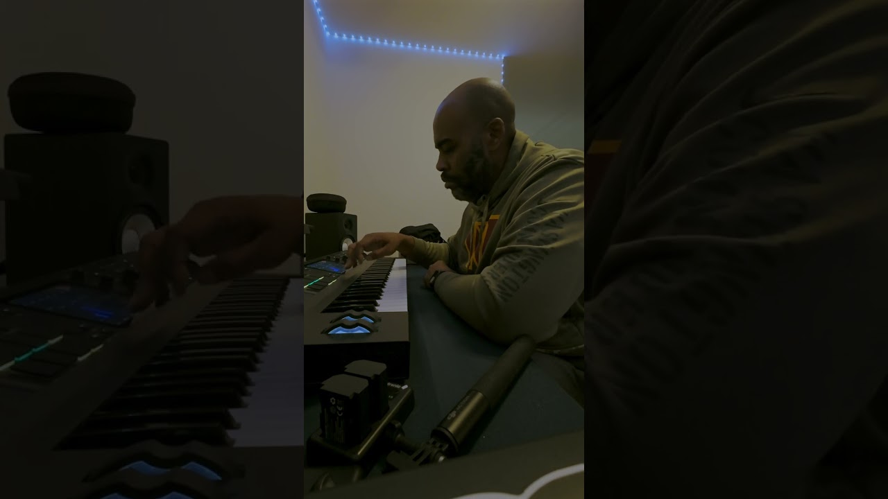 Making a Chill Vibe Beat w/ Akai MPC KEY 61