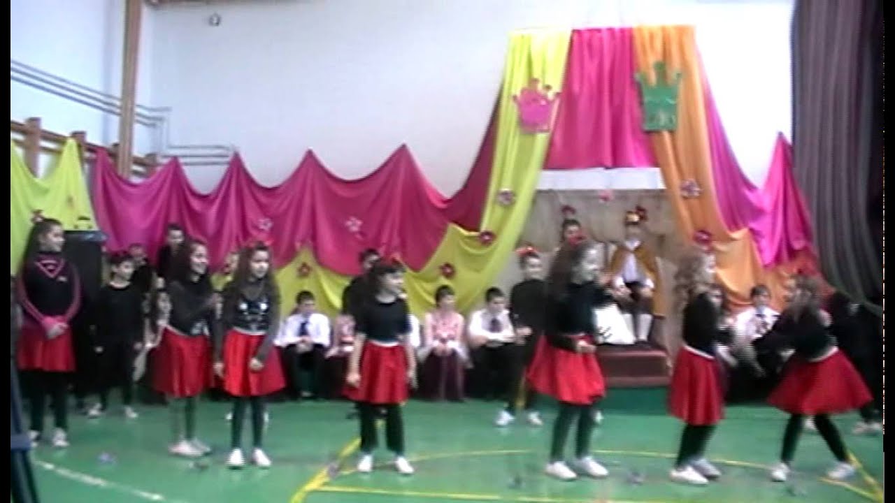 Felsőnyárádi farsang 2012-Kócos kis ördögök