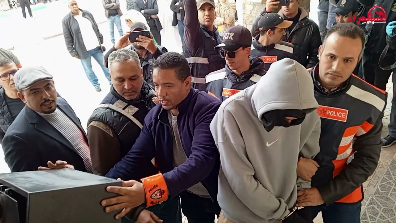 تفاصيل إعادة تمثيل جريمة سرقة وكالة تحويل الأموال بالسمارة