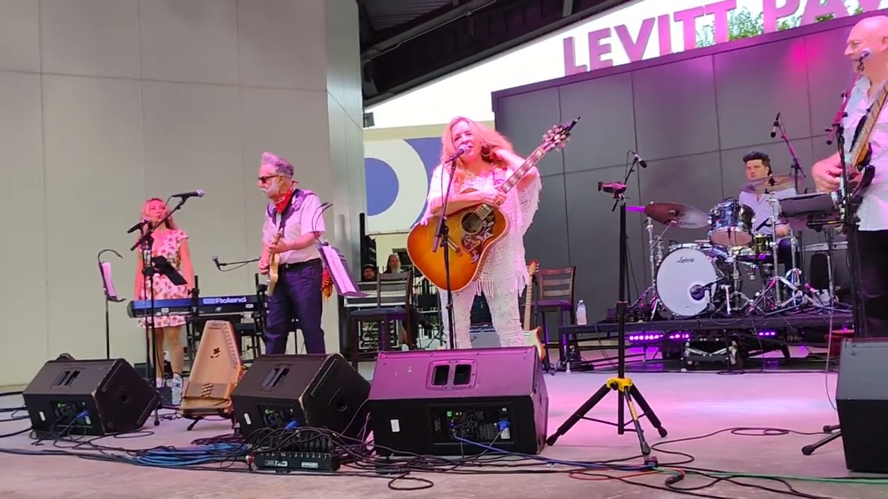 Carlene Carter  Vid 5- 7 18 25 =Live At Levitt=Rockin