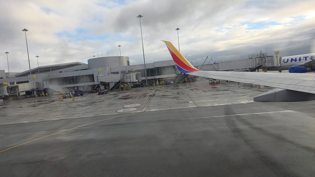 Southwest Airlines Flight #4275 Pushback & Start Up Gate D1 San Francisco Airport San Francisco, CA