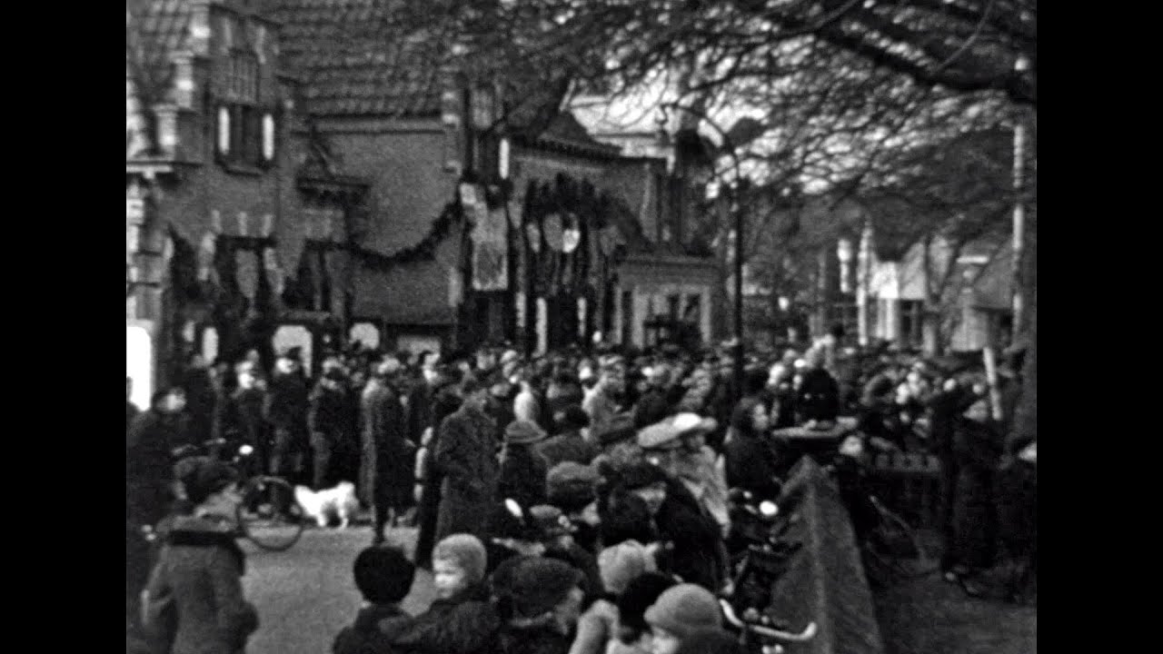 Feest in Bergen -  geboorte prinses Beatrix (31-01-1938)  -   Bote Spandaw