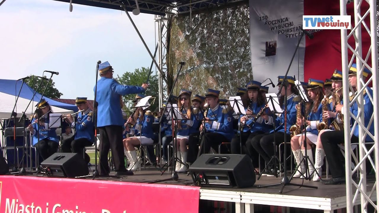 Orkiestra Dęta z Nowin podczas występów w Daleszycach 2013