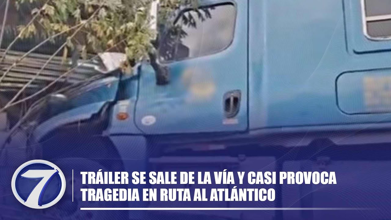 Tráiler se sale de la vía y casi provoca tragedia en ruta al Atlántico
