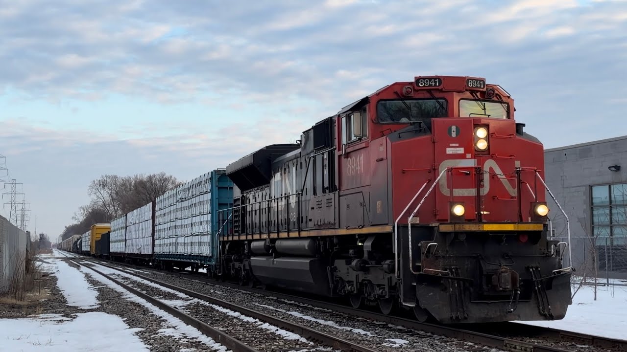 Valentines Day ❤️ Railfanning In Royal Oak Michigan - CN L507 & CN Q116 