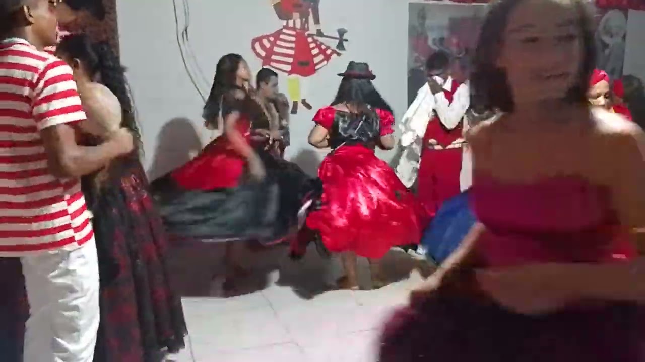FESTA EM HOMENAGEM A POMBA GIRA CIGANA DA ENCRUZILHANDA E ZÉ PILINTRA 