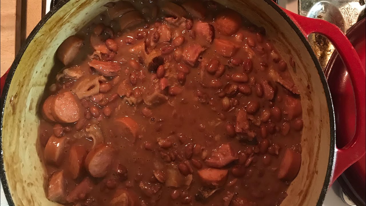 СТАРАЯ ШКОЛА: КРАСНАЯ ФАСОЛЬ И РИС С КОПЧЕНЫМИ ВЕТЧИНАМИ И КОЛБАСАМИ