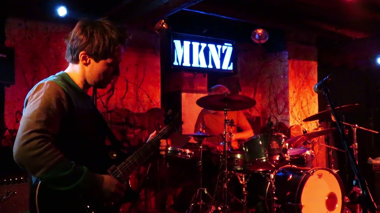 Plesni - Policijska ura (live @ MKNŽ)